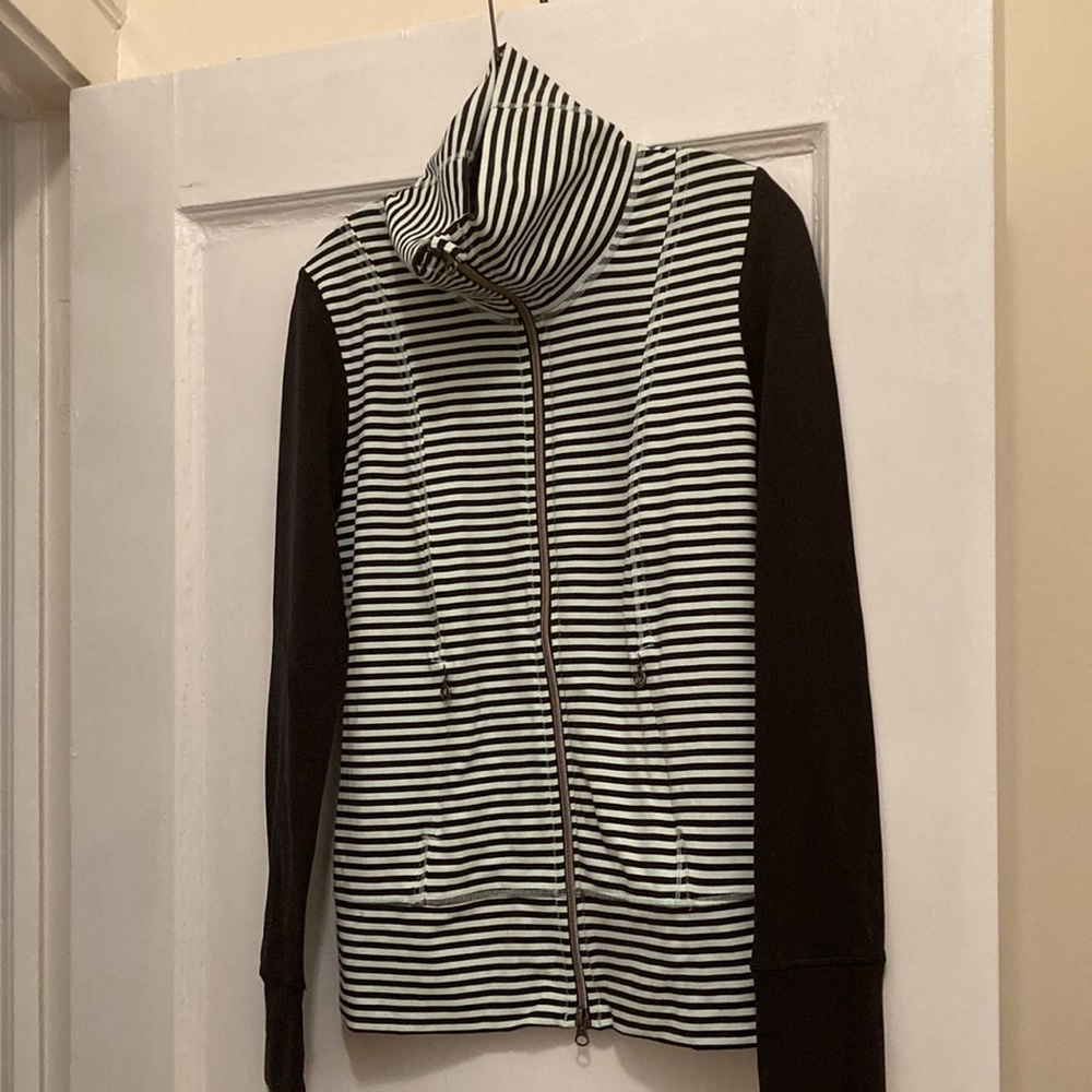 Fabulous Lululemon aqua and black   Double zip workout jacket.
